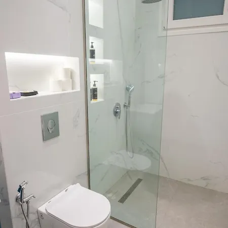 Modern 2 Bedroom * Durrës