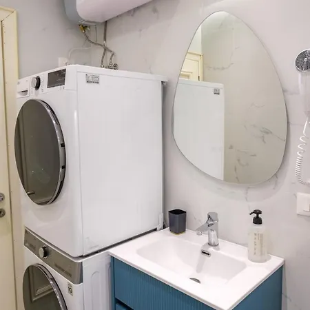 Modern 2 Bedroom
