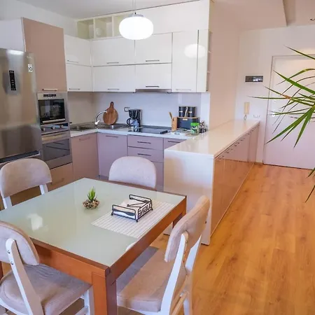 Modern 2 Bedroom 度假居 Durrës
