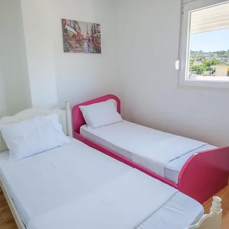 Modern 2 Bedroom * Durrës