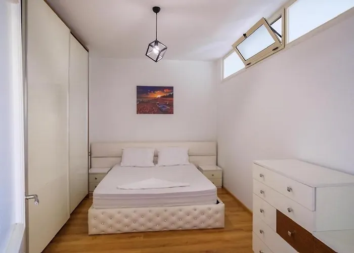 Modern 2 Bedroom * Durrës